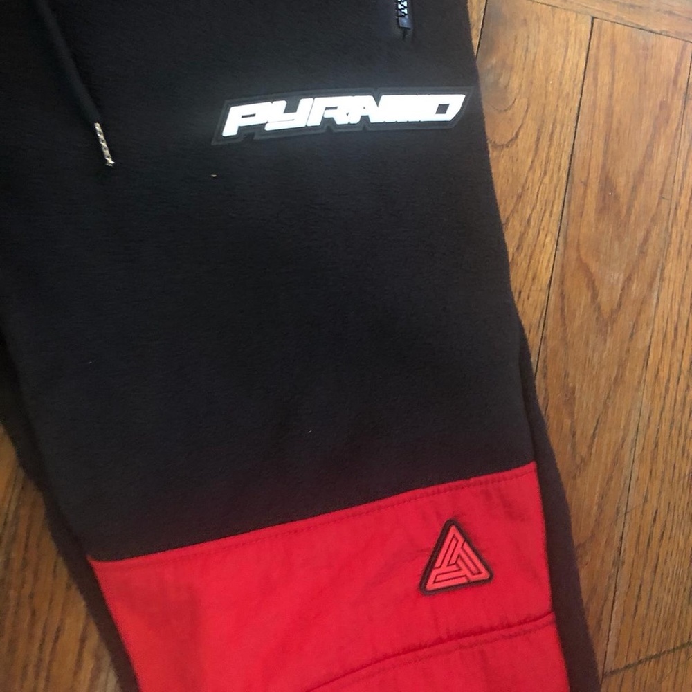 Joggers - Picture 2 of 3